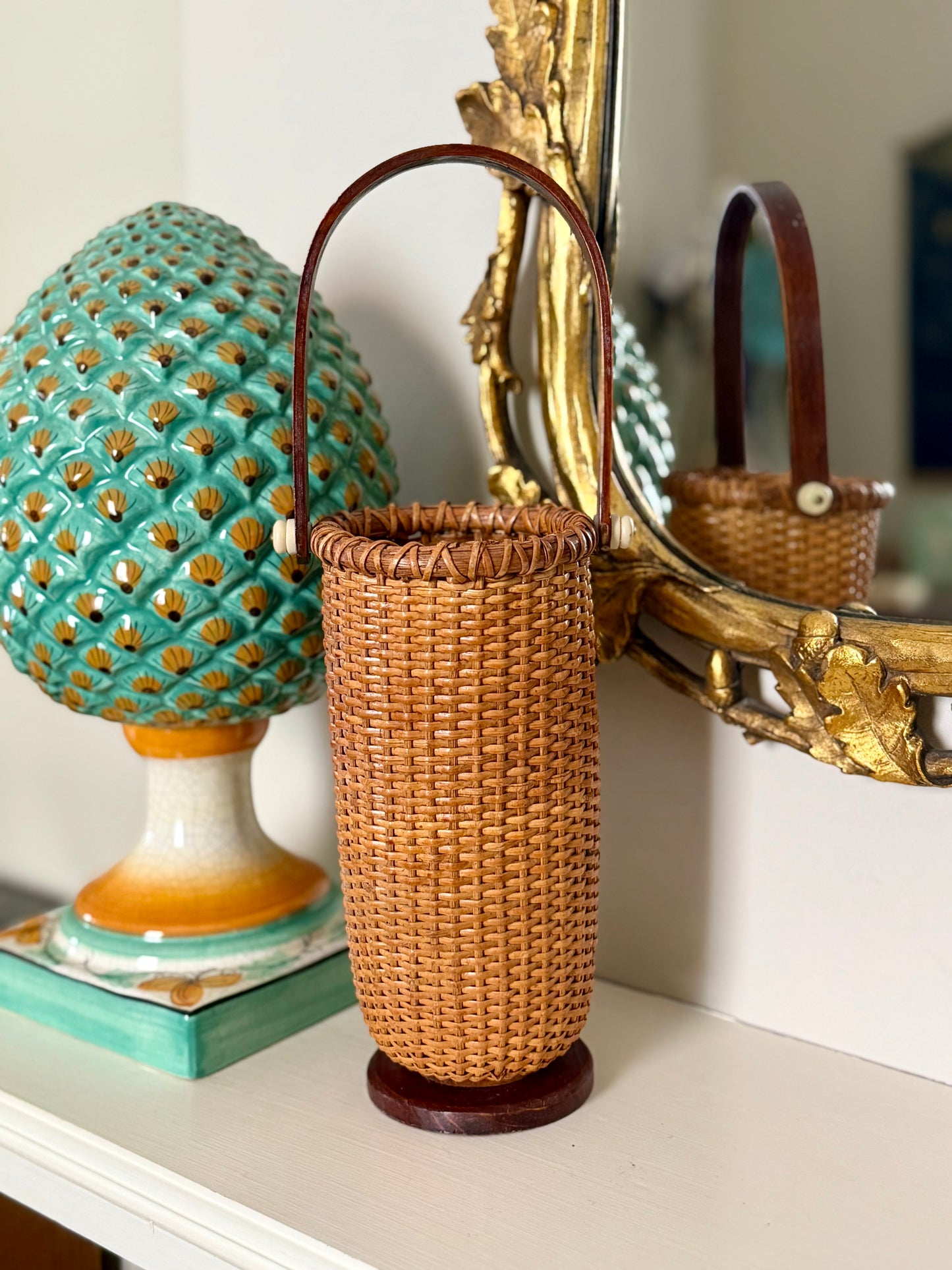 Nantucket style wine bottle basket
