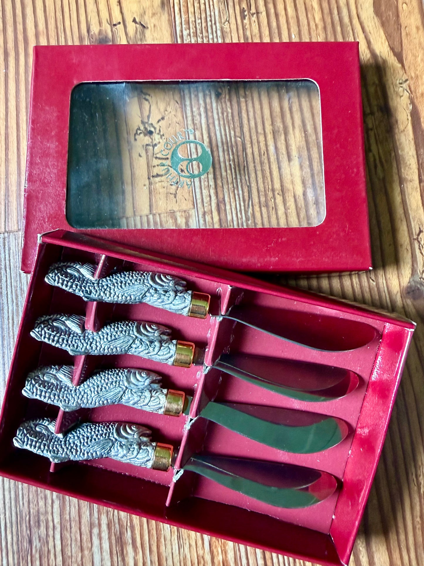 Fish knives