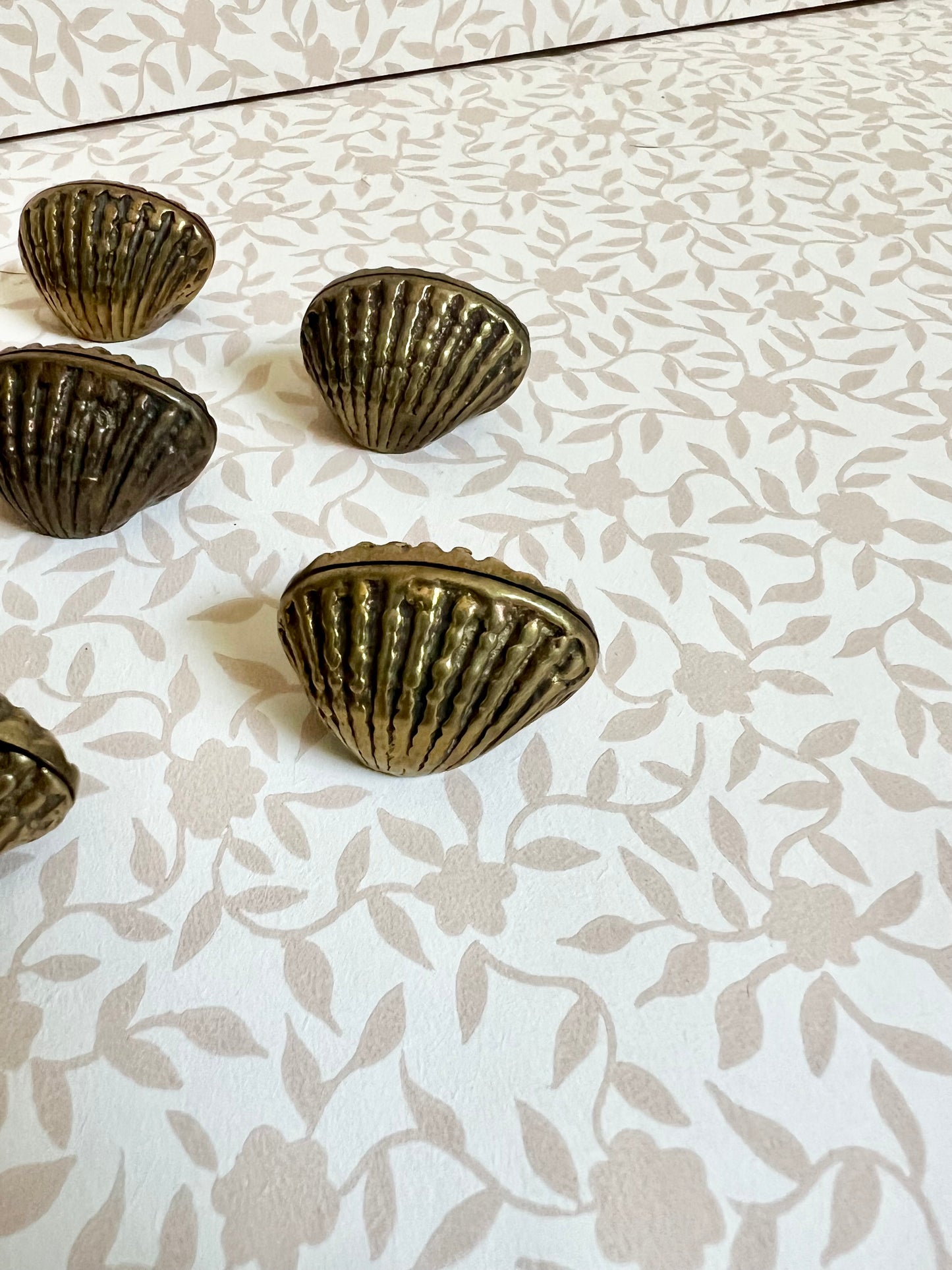 brass seashell place card holders, set of 12