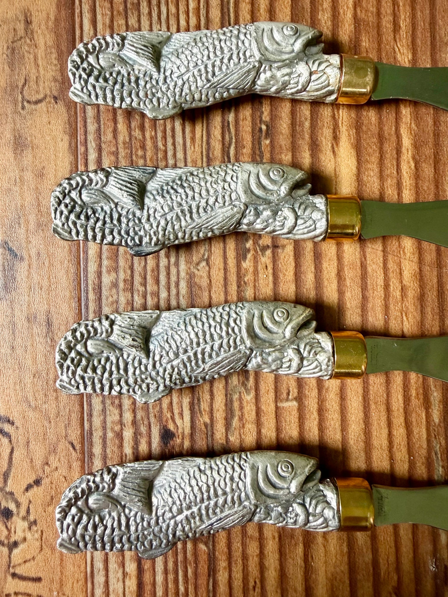Fish knives