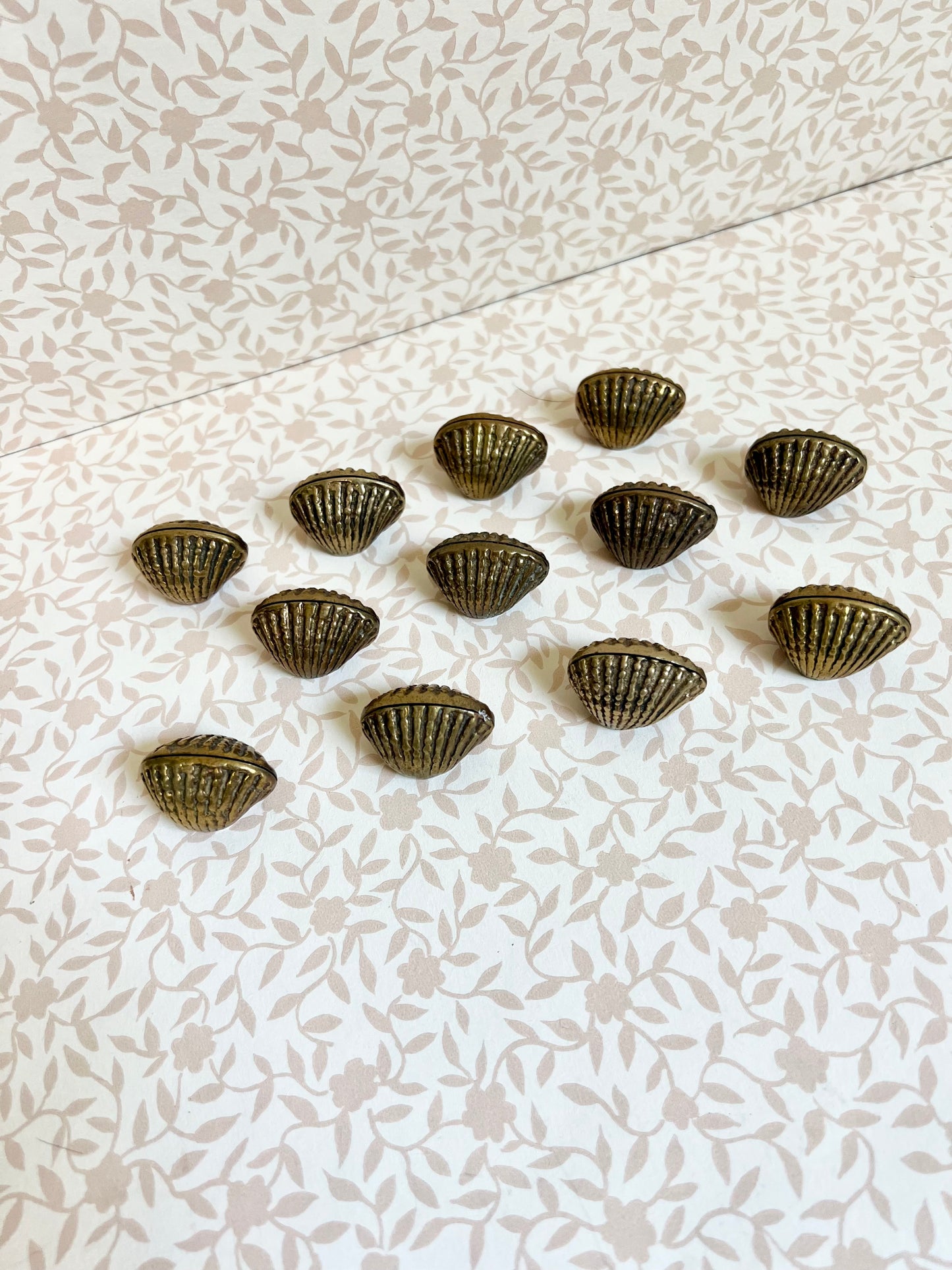 brass seashell place card holders, set of 12