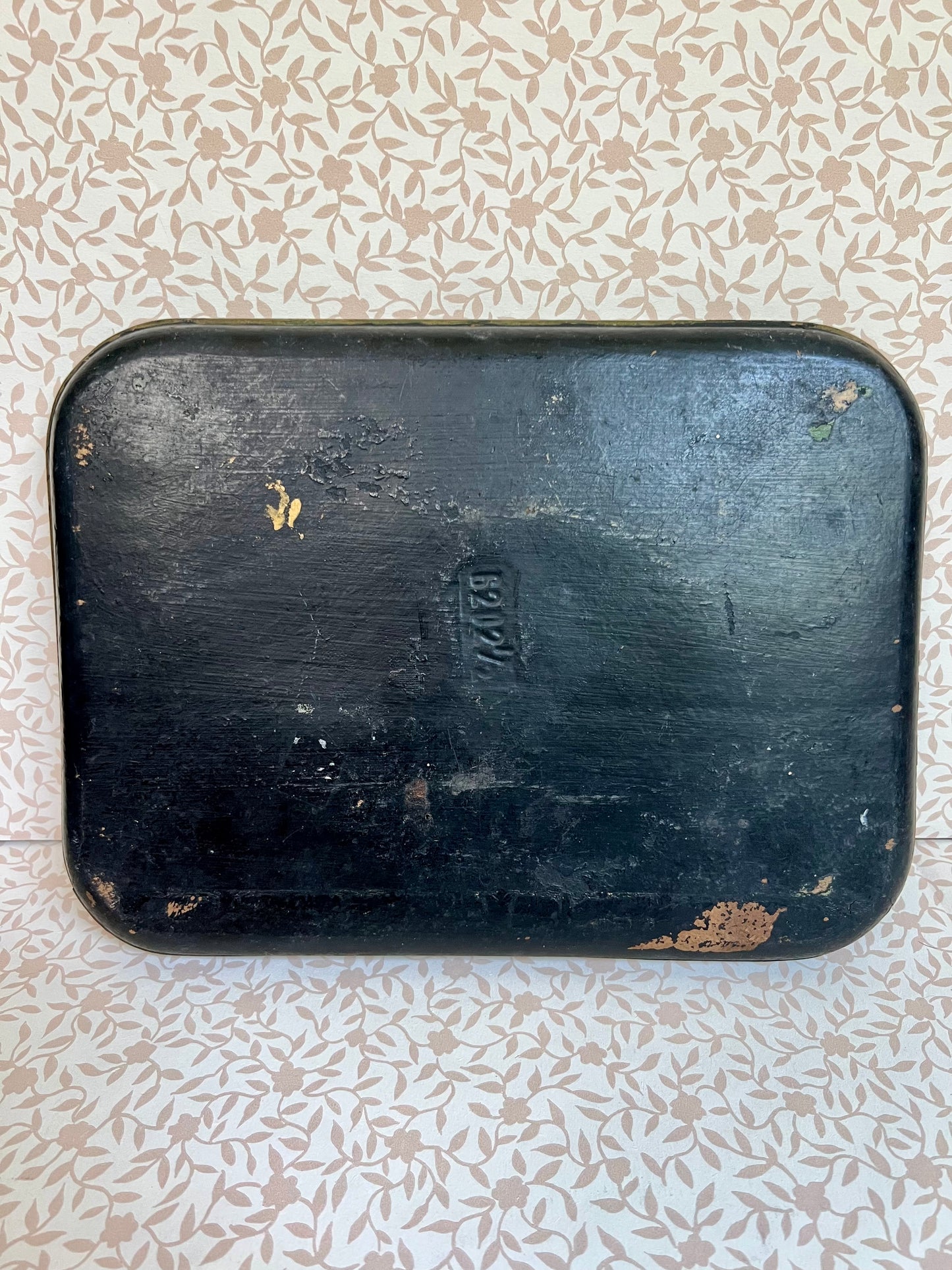 Hand-painted paper mâché tray with blue pansy