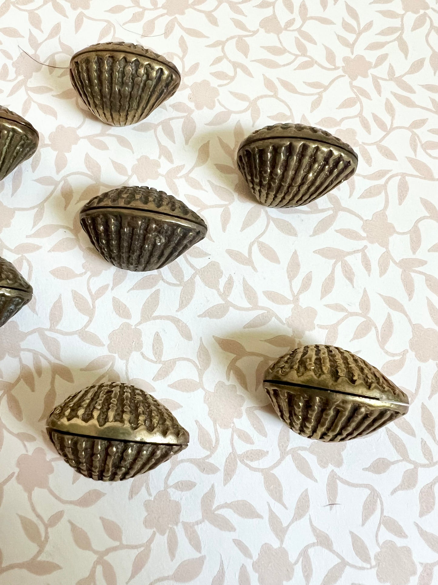 brass seashell place card holders, set of 12