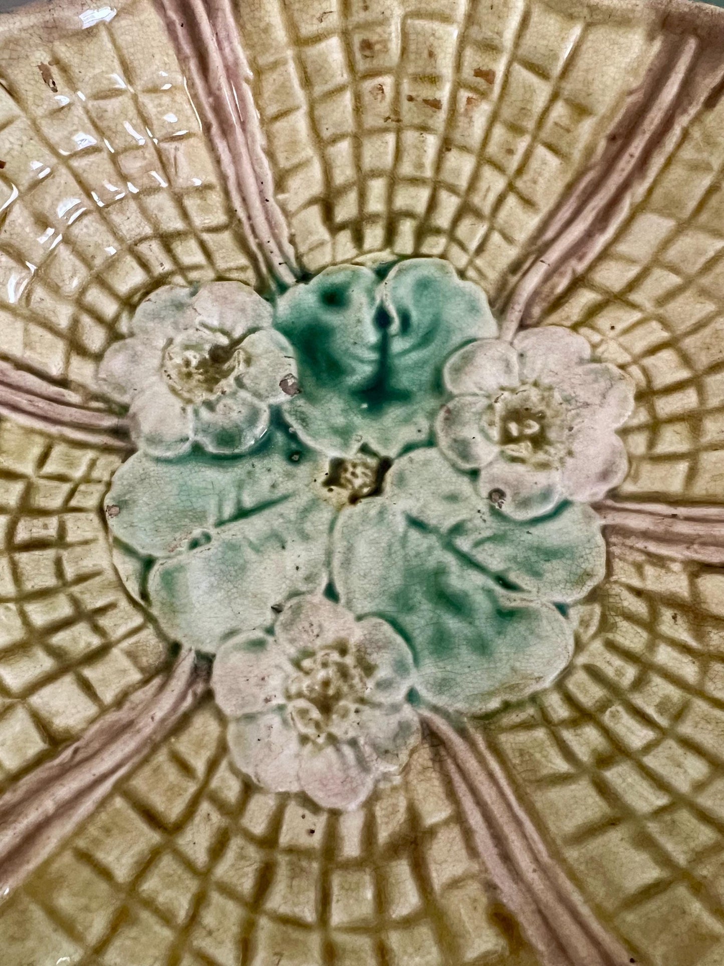majolica lily pad footed bowl
