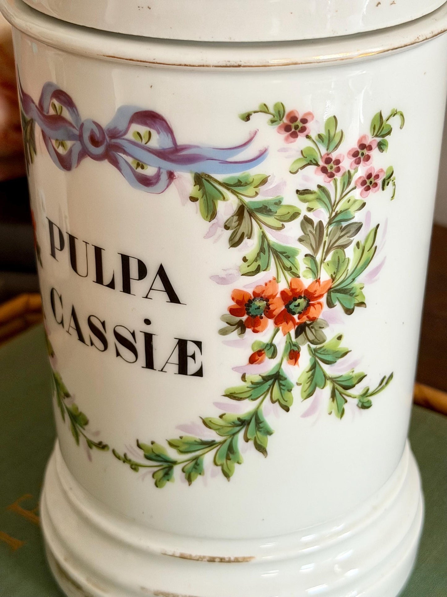 vintage Pulpa Cassiae apothecary jar