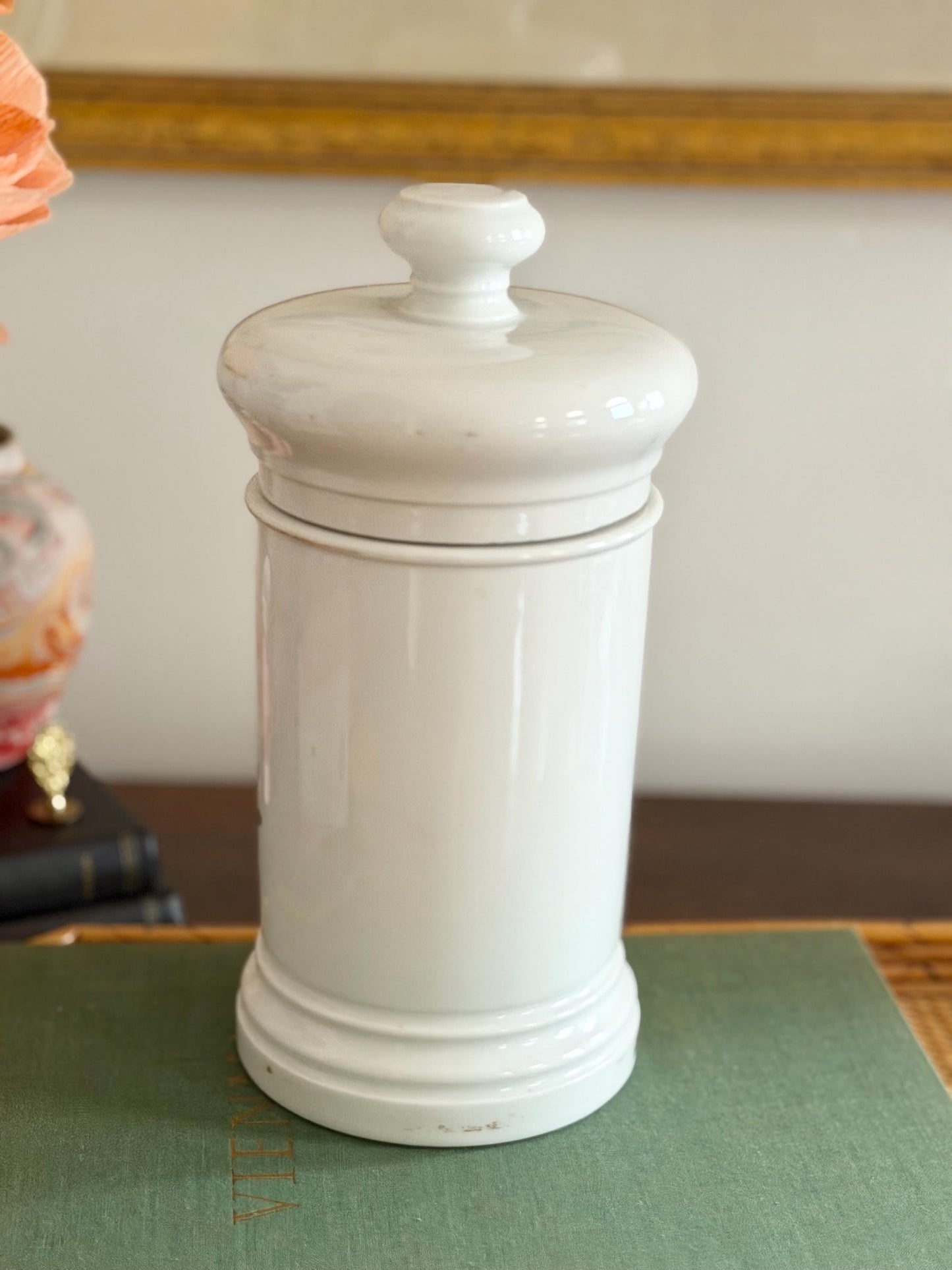 vintage Pulpa Cassiae apothecary jar
